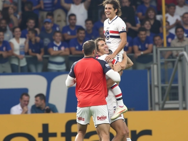 São Paulo supera arbitragens controversas e conquista vitória gigantesca contra o Cruzeiro