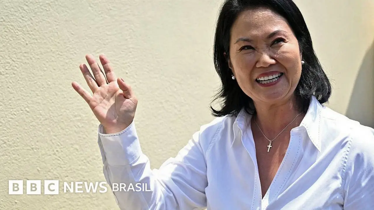 Keiko Fujimori é proclamada presidente do Peru com vitória apertada
